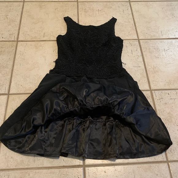 White House Black Market Black Lace & Taffeta Fit and Flare Dress - Size 0 - Picture 2 of 7